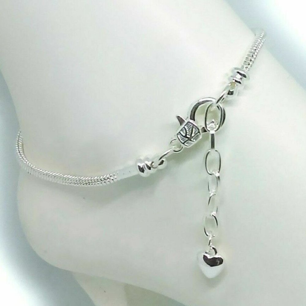 Beautiful Silver-Tone Anklet with dangle Heart
